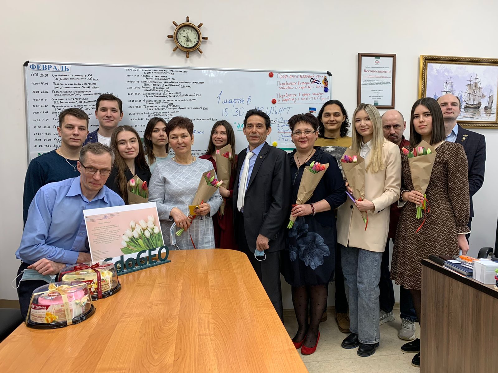 С праздником весны, милые женщины!