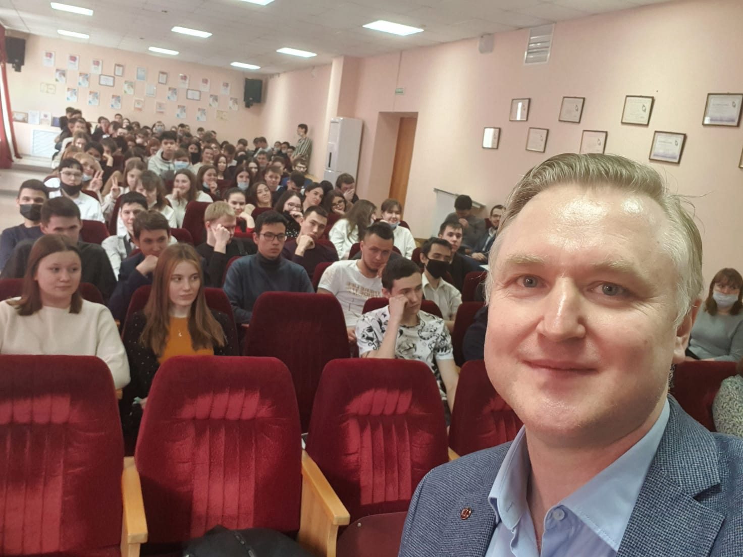 Студентам Казанского нефтехимического колледжа им. В.П. Лушникова рассказали о возможности получения высшего образования в КФУ