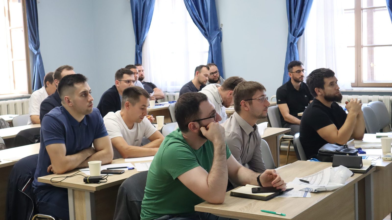В CdoGEO КФУ проходит обучение по курсам повышения квалификации в области геофизики и геонавигации
